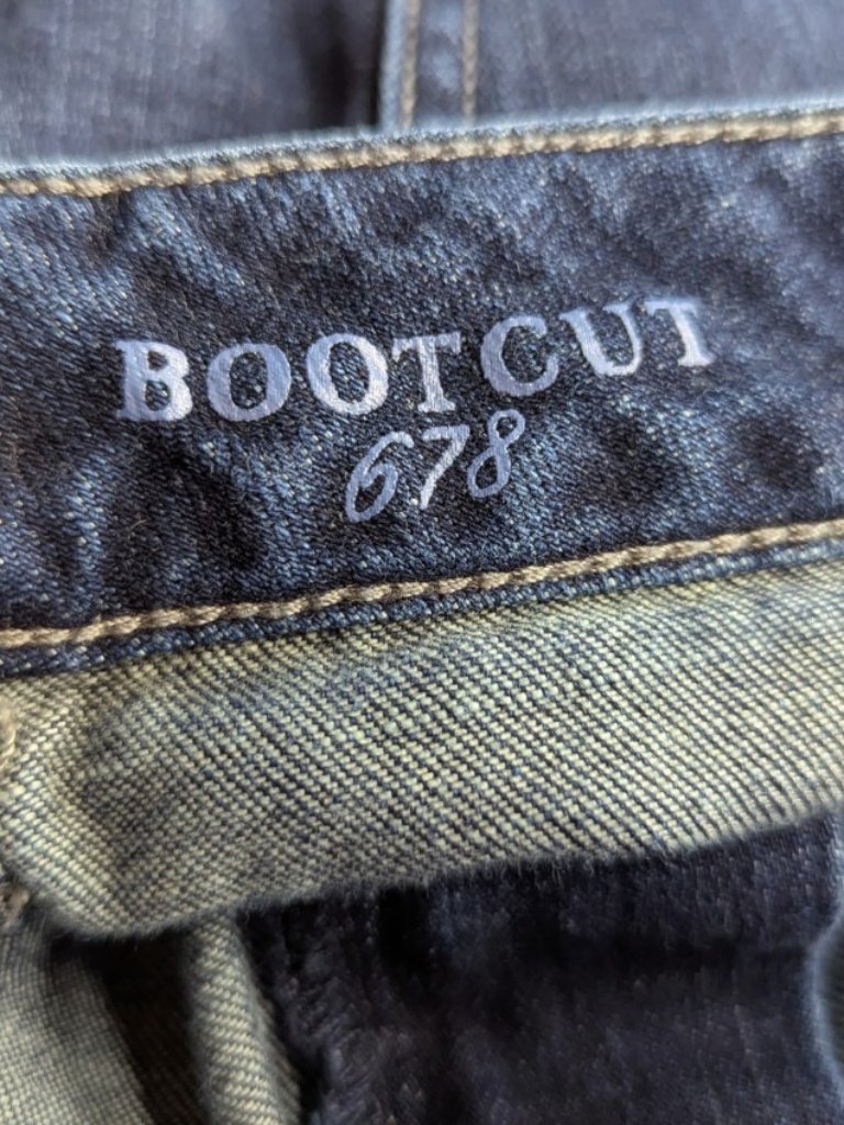 The Limited 678 Bootcut Dark Wash Jeans Womens Size 8l — image 7 of 8